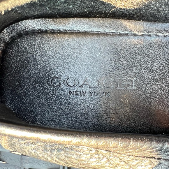 Coach size 6.5 ladies black leather flat loafer shoe. Good used condition. - Picture 6 of 7